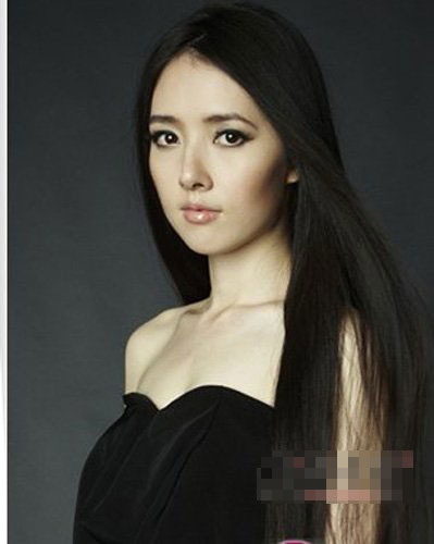 最新流行黑色直板发型 潮流女生长直发发型