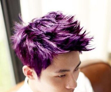 2023年最新男生紫色发型 男生深紫红色头发挑染发型