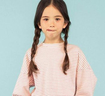 女孩怎样扎头发可以盖住招风耳 耳朵两边扎着两个辫子