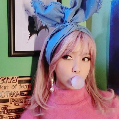 刘海中长发樱花粉色染发发型