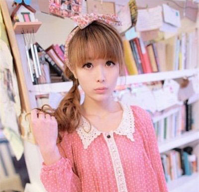 长脸额头高的中学生女生应该怎样扎辫子 女学生扎发发型图片