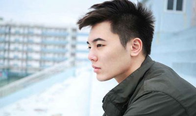 男人额头小脸大合适的发型 适合大脸男士的发型有哪些图解