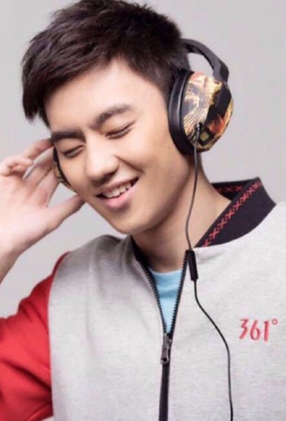 大众脸男生适合什么发型 男士最潮流的短发打造