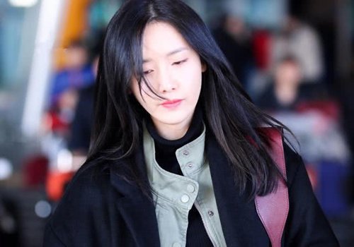 尖脸女生韩式烫发尾发型