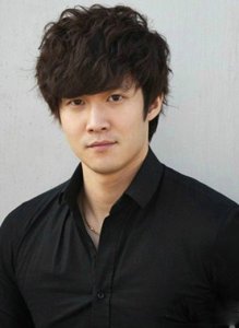 男生蓬松的卷发要什么发型漂亮 男士海浪卷发型