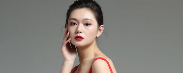 摸脸会让脸变大吗