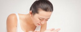冬天适合用霜还是乳液 夏天适合用乳液还是面霜