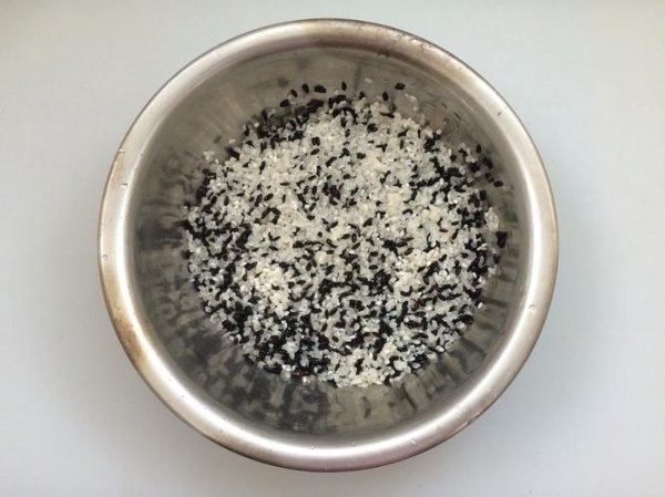 黑米一般泡多久可以蒸米饭