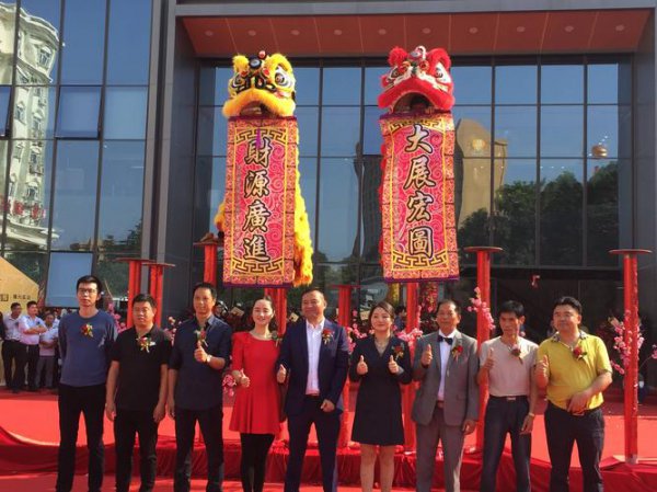 舞狮踩的柱子叫什么