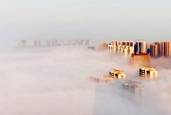 海市蜃楼一般出现在哪个季节