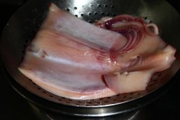 鱿鱼需要煮多久 鱿鱼水开了煮几分钟