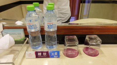 矿泉水开盖后能放几天 矿泉水开盖之后能放几天