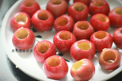 山楂片表面有一层白色 山楂上面一层白色是发霉吗