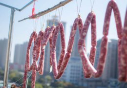 晒腊肉喷白酒可以防虫吗 晒腊肉喷白酒能不能防虫