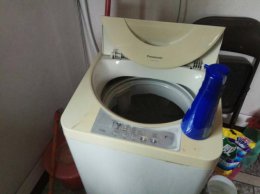 洗衣液放多了能洗干净吗 洗衣液放多了洗衣机能洗干净吗