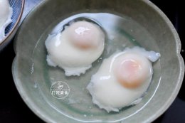 煮荷包蛋用热水还是冷水 煮荷包鸡蛋用开水还是冷水