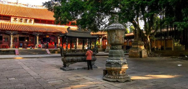 泉州开元寺内的宋代石塔叫什么