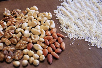 芝麻属于坚果吗 芝麻属于谷类还是坚果