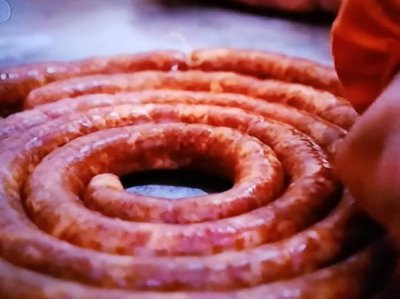 香肠刚灌好就可以吃吗 香肠灌好了直接挂起来吗