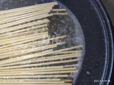 筷子发霉了用开水煮还能用吗 筷子发霉了用开水煮煮还能用吗