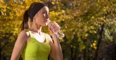 运动前还是后喝水比较好 运动前喝水好还是运动后喝水好