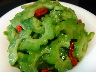 苦瓜用盐腌制的原因 苦瓜为什么要用盐腌一下