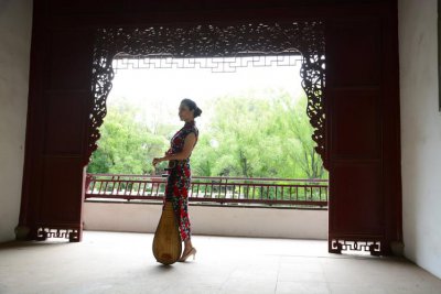 犹抱琵琶半遮面指什么 犹抱琵琶半遮面的意思是什么