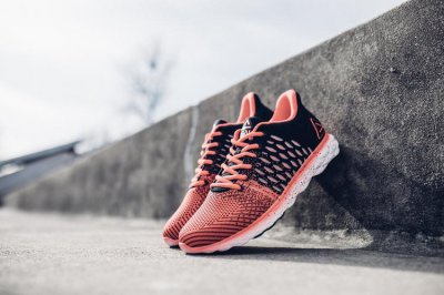 匹克是哪个国家的品牌 安踏是哪个国家的品牌