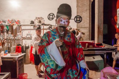 戏曲里的插科打诨指的是 戏曲里面的插科打诨是什么意思