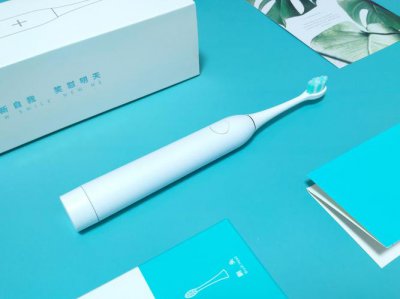 冲牙器和电动牙刷哪个好 冲牙器和牙刷有什么区别