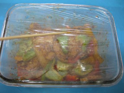 热菜可以盖上保鲜膜保温吗 热的饭菜可以用保鲜膜包住吗