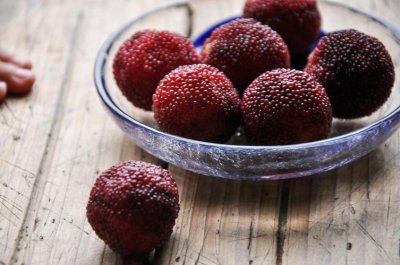 水杨梅落叶吗 杨梅出水是怎么回事