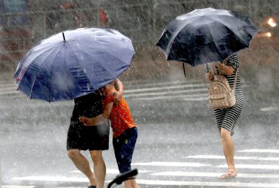 暴雨红色黄色橙色的区别 暴雨红色黄色橙色预警有什么不同