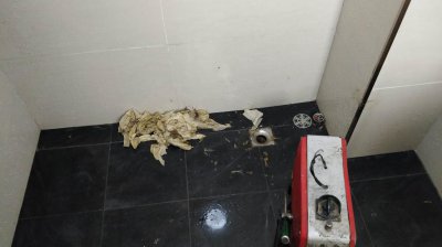 湿巾扔到马桶里怎么办 湿巾能扔进马桶里直接冲走吗