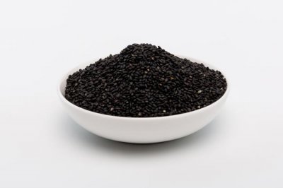 黑芝麻要炒熟吃还是生吃好 黑芝麻可以生吃好还是熟吃好呢