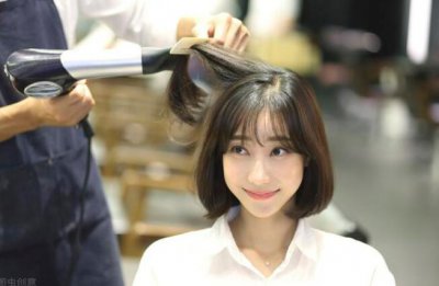 女生中短发烫发发型 女生中短发怎么烫发好看？