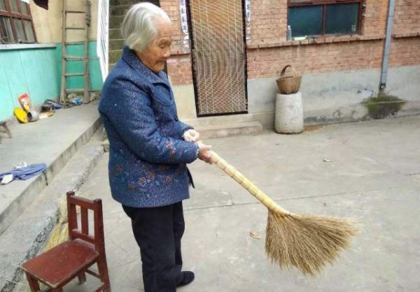 扫把为什么不能送人