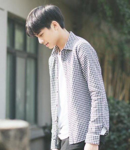男生穿什么衣服显得阳光