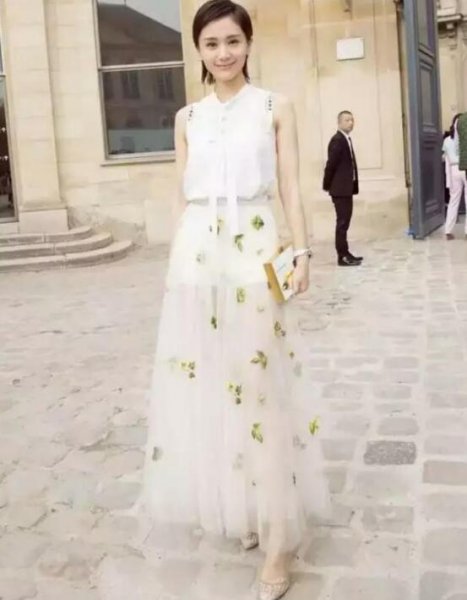 个子矮女生如何穿衣搭配显的高？