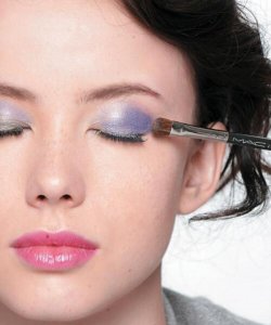 为什么不画眼影比画眼影好看 画眼影和不画眼影的区别是什么？