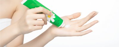 保湿霜可以当护手霜吗？ 保湿乳液可以当护手霜吗