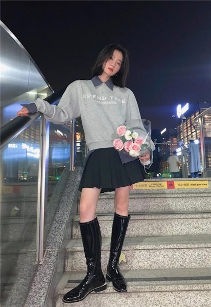 如何把卫衣穿出温柔感