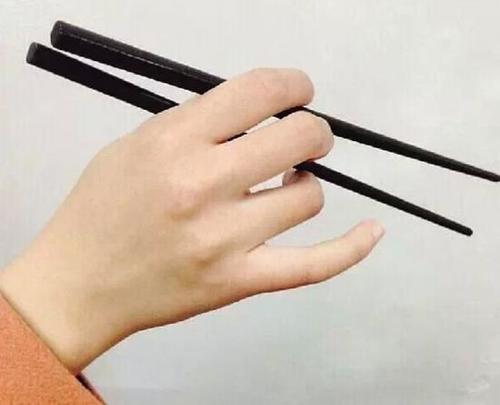 拿筷子的姿势判断人品