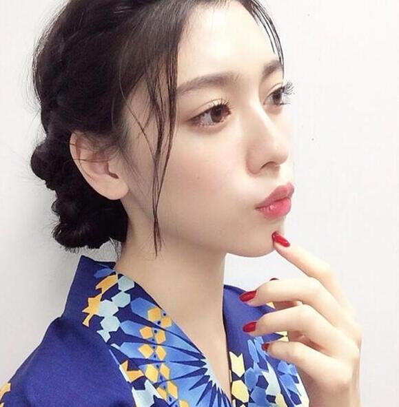 脸上各种窝的图片大全