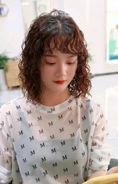 头发少的人适合的发型