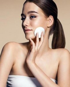 什么牌子的卸妆产品适合敏感肌肤？这几款很受欢迎