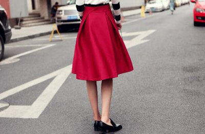 冬季半身裙配什么衣服 冬季半身裙配什么上衣？