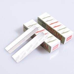 修眉教程 准备工具并整理眉形