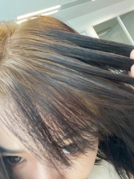 自己染发爆顶是什么意思