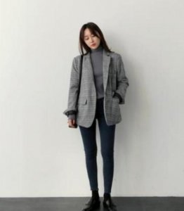 灰色衣服穿搭 灰色衣服搭配图片